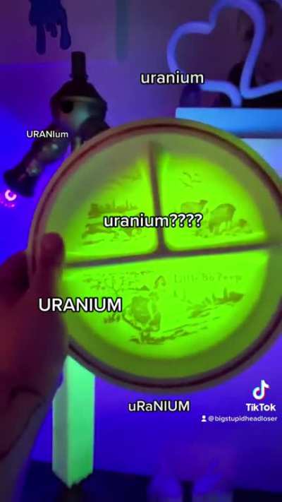 oh y’know… just some vintage children’s plates made with uranium ?☢️