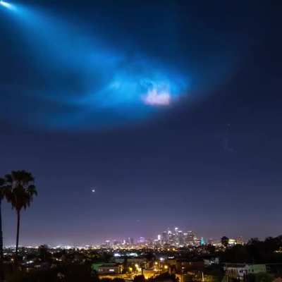 SpaceX falcon 9 leaving Earth's atmosphere and created a "Twilight Phenomenon"