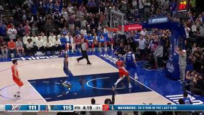 [Highlight] "30 in a row! 30 in a row! 30 in a row!" Luka strips Chet to set the actual Mavericks franchise record with 30 straight vs OKC.