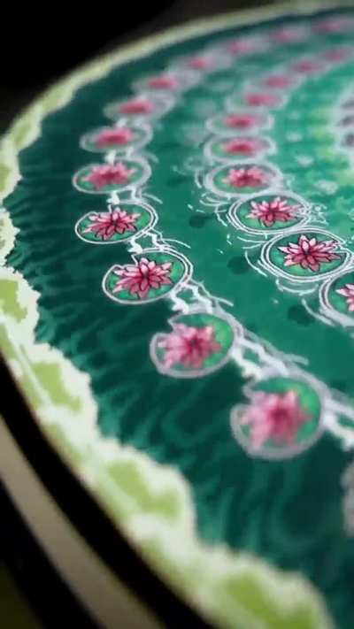 A vinyl that animates when played