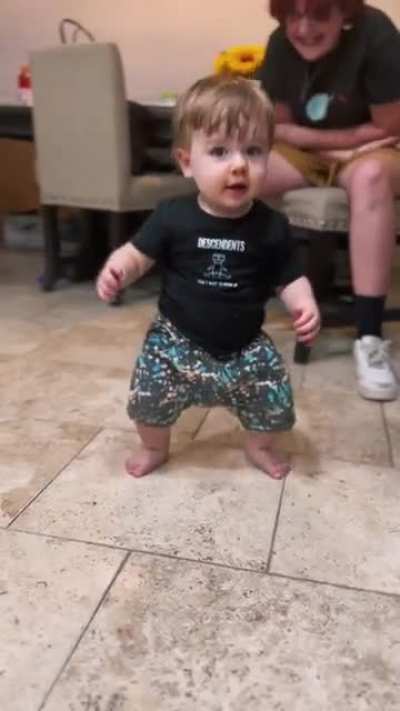 This baby is so adorable ? the way he moves lol