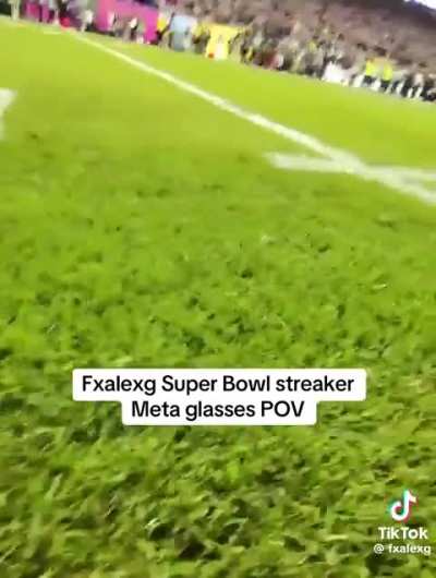 The streaker at the Super Bowl at meta glasses on???