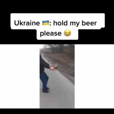 American bomb squad vs Ukrainian sapper (IG story from Olympic gymnast Oleg Verniaiev who is holding out in Kyiv)