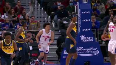 [Highlight] Cade Cunningham puts Aaron Holiday in the spin cycle