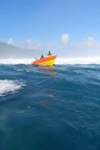 WCGW Taking your tour group out to see the waves up close