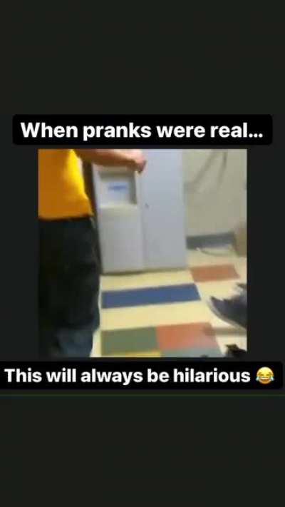 This one ALWAYS makes me laugh. He smashed straight back like a playmobil figure ?