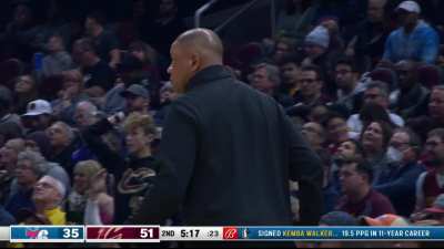 [Highlight] Embiid barks at the ref for not getting the foul call and picks up the tech