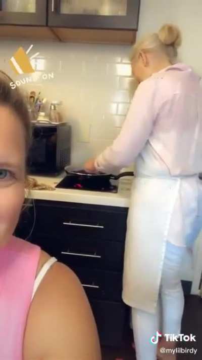 " Mom,you are beautiful"