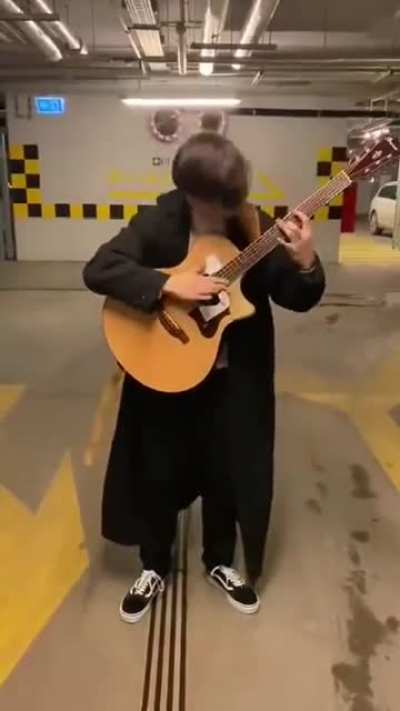 Master of the wild style guitar ??????