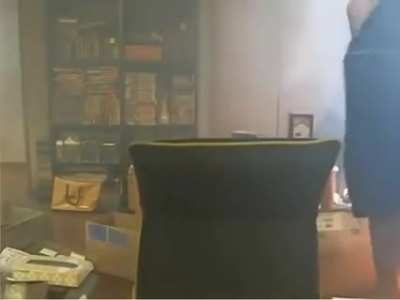 WCGW if I put a lit match on top of a box of tissues?