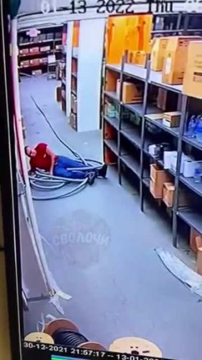 To roll up the hose