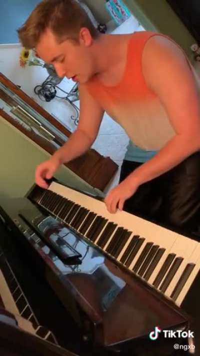 Tourette Entertainer