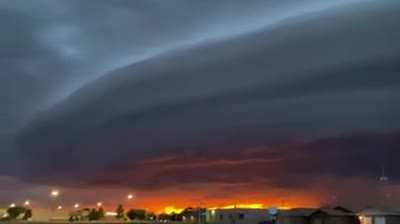 ? Shelf cloud and storm ?
