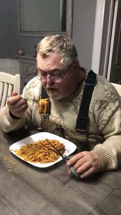 New way to eating spaghetti