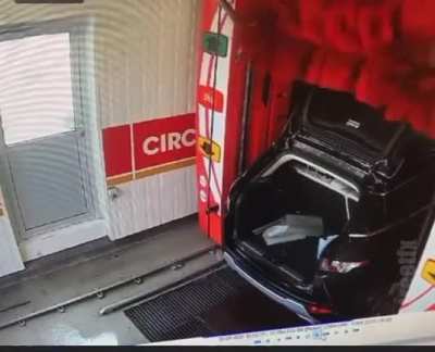 WCGW at the car wash .