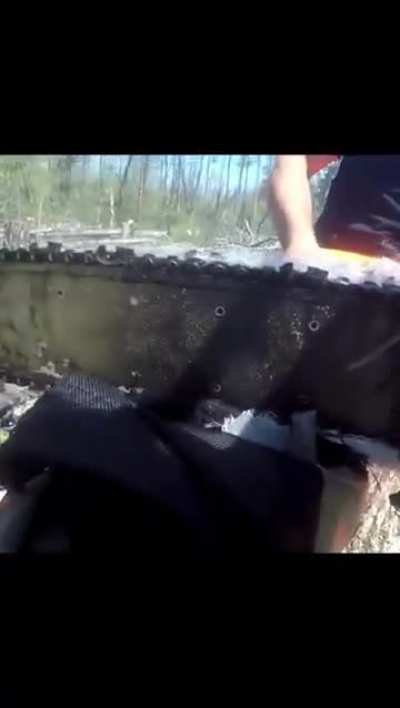How chainsaw protecting pants work