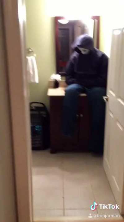 Made a fake person to prank my husband, but it made my dog uneasy. ?