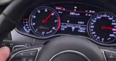 Idiot going 300km/h on the highway (100km/h limit)
