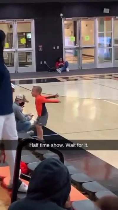 Here is your halftime entertainment by Little man via - gogogrady