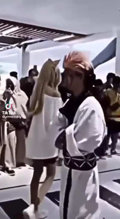 oh, I would love that my gf cosplay this one