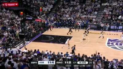 [Highlight] Steph hits a 3 but Fox answers back with a 3 of his own