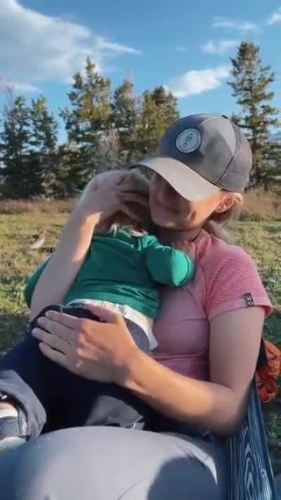 She takes her baby to adventure ?