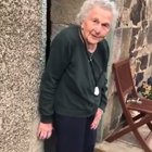 Tiny 93-Year-old Scottish Granny’s message for her grandkids is a reassuring hug for us all