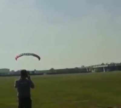 4x4 off road vehicle + Powered Parachute = big mistake
