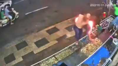 Streetside Seafood Vendor cameras capture incident