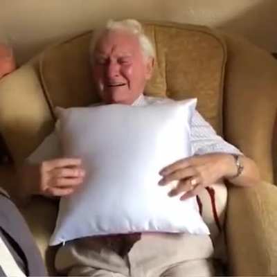 When Kia, a caregiver at a nursing home in Preston, England, noticed her patient, Ken had been sleeping with a of his late wife every night, She knew she had to do something. So she gave him a pillow with the picture on it. ❤️?