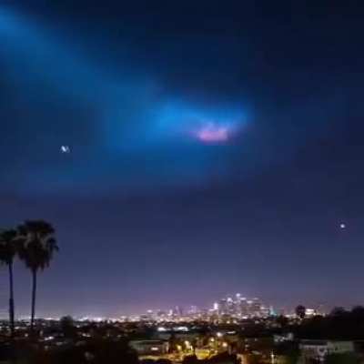 SpaceX Falcon 9 leaving Earth’s atmosphere and created a “Twilight Phenomenon” ?