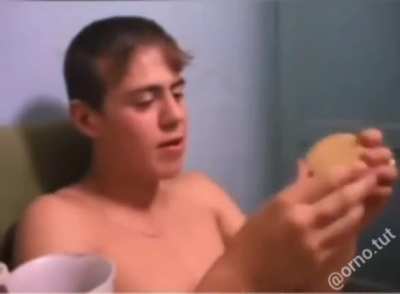 WCGW trying to unstuck two cookies ?