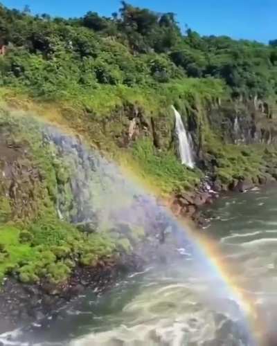 ? Iguaçu Falls, in the border of Argentina and Brazil