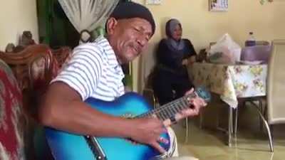 Handphone recorded &amp; chill guitar but a voice of an angel