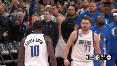 [Highlight] Dorian Finney-Smith puts the Mavericks back up 2 with a huge triple with 16.8 left in the game vs the Nuggets