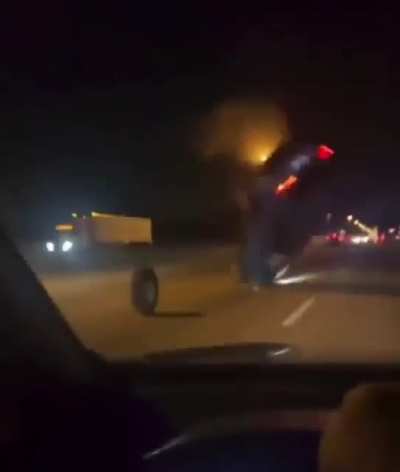 Tire throws SUV into space and keeps rolling