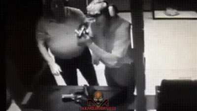Shooting myself in the hand to see if there’s bullets