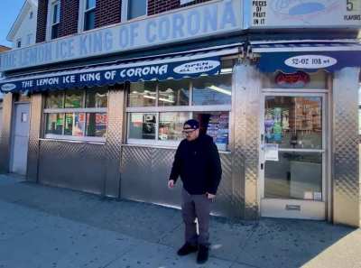 Went to queens and HAD to pay respect. I love king of queens!