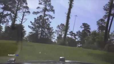This police chase has it all! Watch People surviving this chaos ?