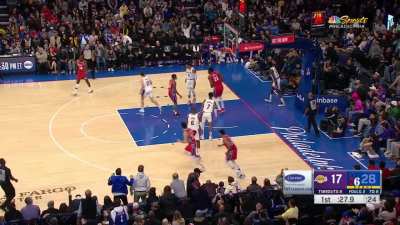 [Highlight] Embiid takes it all the way for a thunderous slam on Bryant