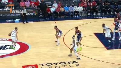 [Highlight] Campazzo with the nutmeg dime to JaMychal Green who throws it down!