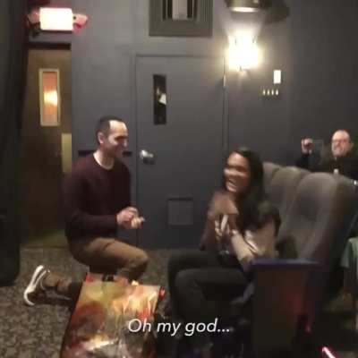 This Disney Theater Proposal Will Melt Your Heart ?