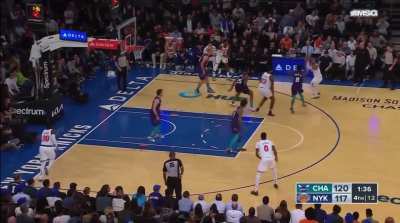 [Highlight] Jalen Brunson with some timely hooping ties the game at 120, gets the hometown "BANG!" from Mike Breen