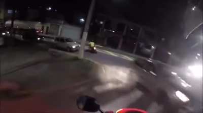 High-speed motorcycle police chase in Brazil ??
