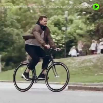 Air bag helmet for Bicycles.