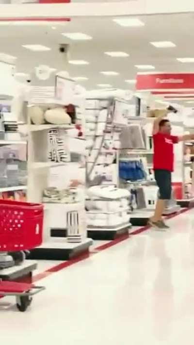 Florida anti-maskers "invade" a target and think it's funny