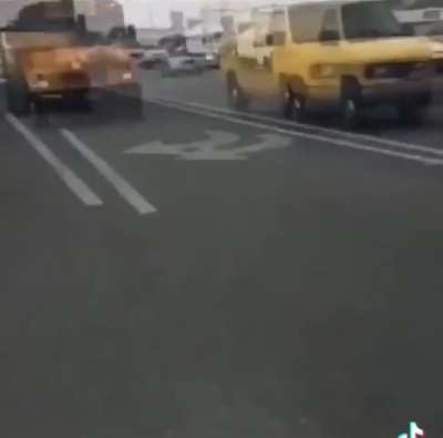 Multiple idiots ignoring a stopped school bus in Pasco County, FL (two different perspectives)