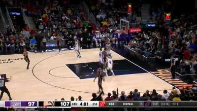 [Highlight] Trae Young from WAY downtown