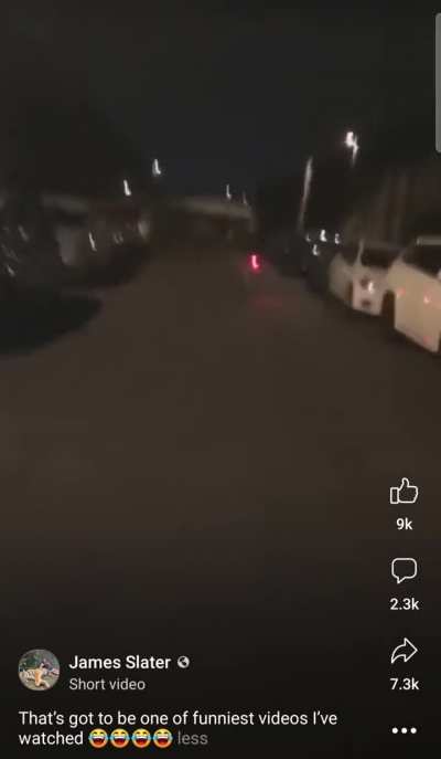 Man kicks thief off bike in the UK ??