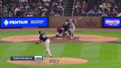 [Highlight] Luis Robert Jr. hits a solo shot off of Jhoan Duran to tie the game in the top of the 9th!